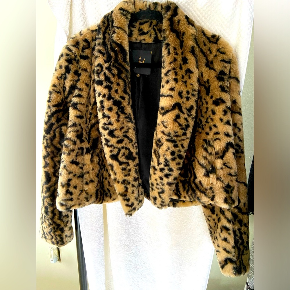 Jack by BB Dakota Leopard Print Faux Fur Bomber Jacket - Tan & Black